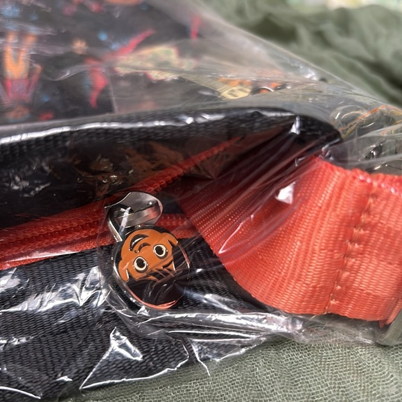 Harvey’s Seatbelt Pixar Coco Large Crossbody Sold Out NIP - Picture 8 of 8